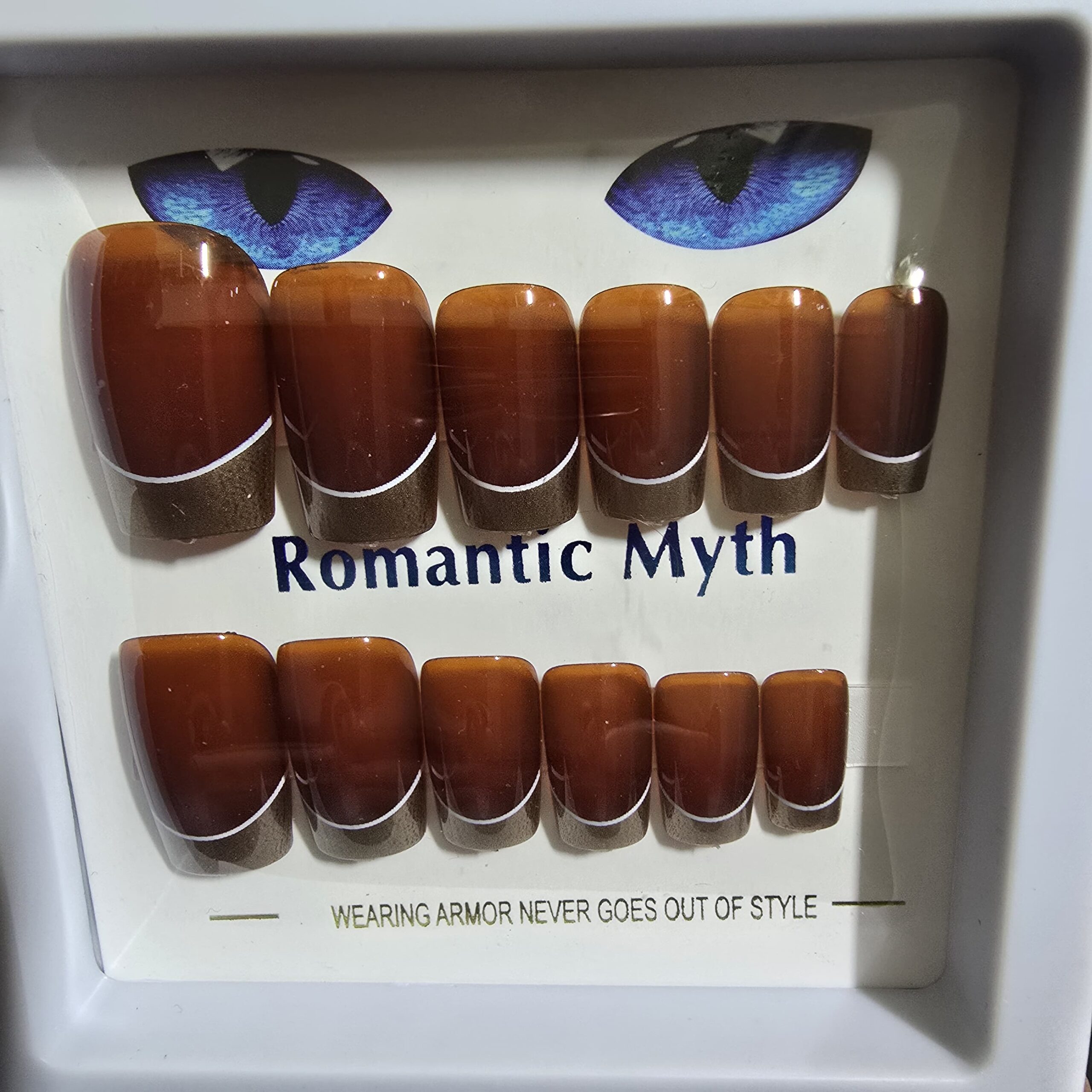 Trending Cat Eye Press-On Nails | Romantic Myth Luxury Collection - Image 6