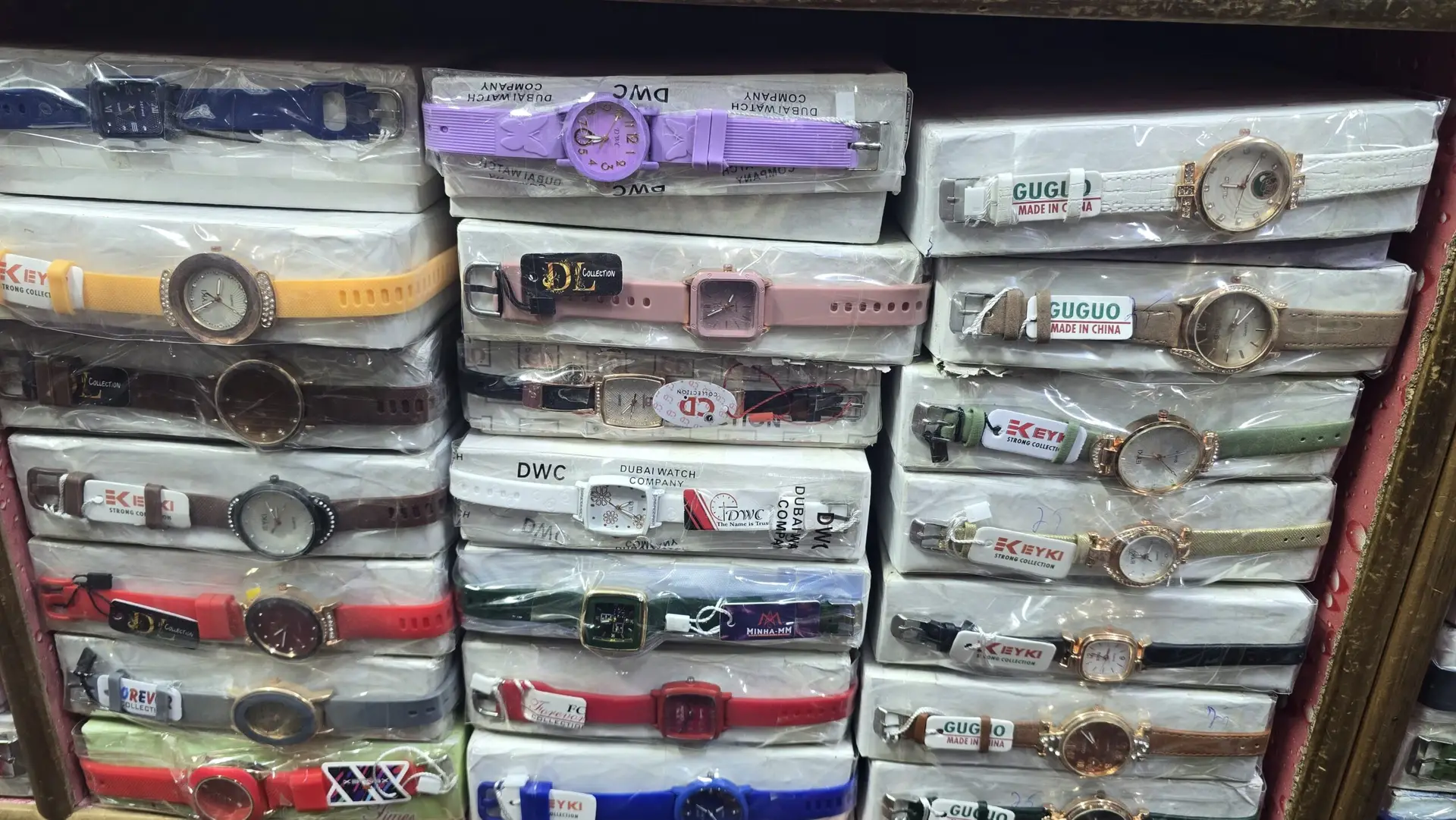 Luxury Women's Silicon & Leather Strap Watch Collection - Image 6