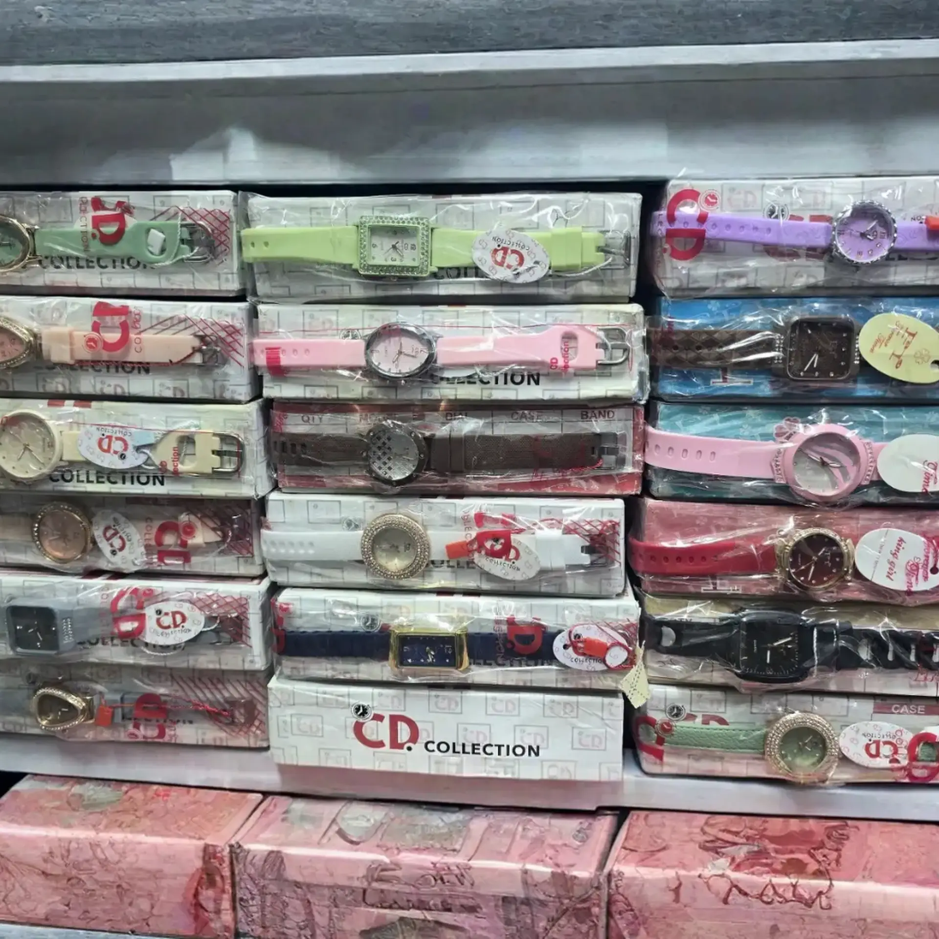 Luxury Women's Silicon & Leather Strap Watch Collection - Image 5