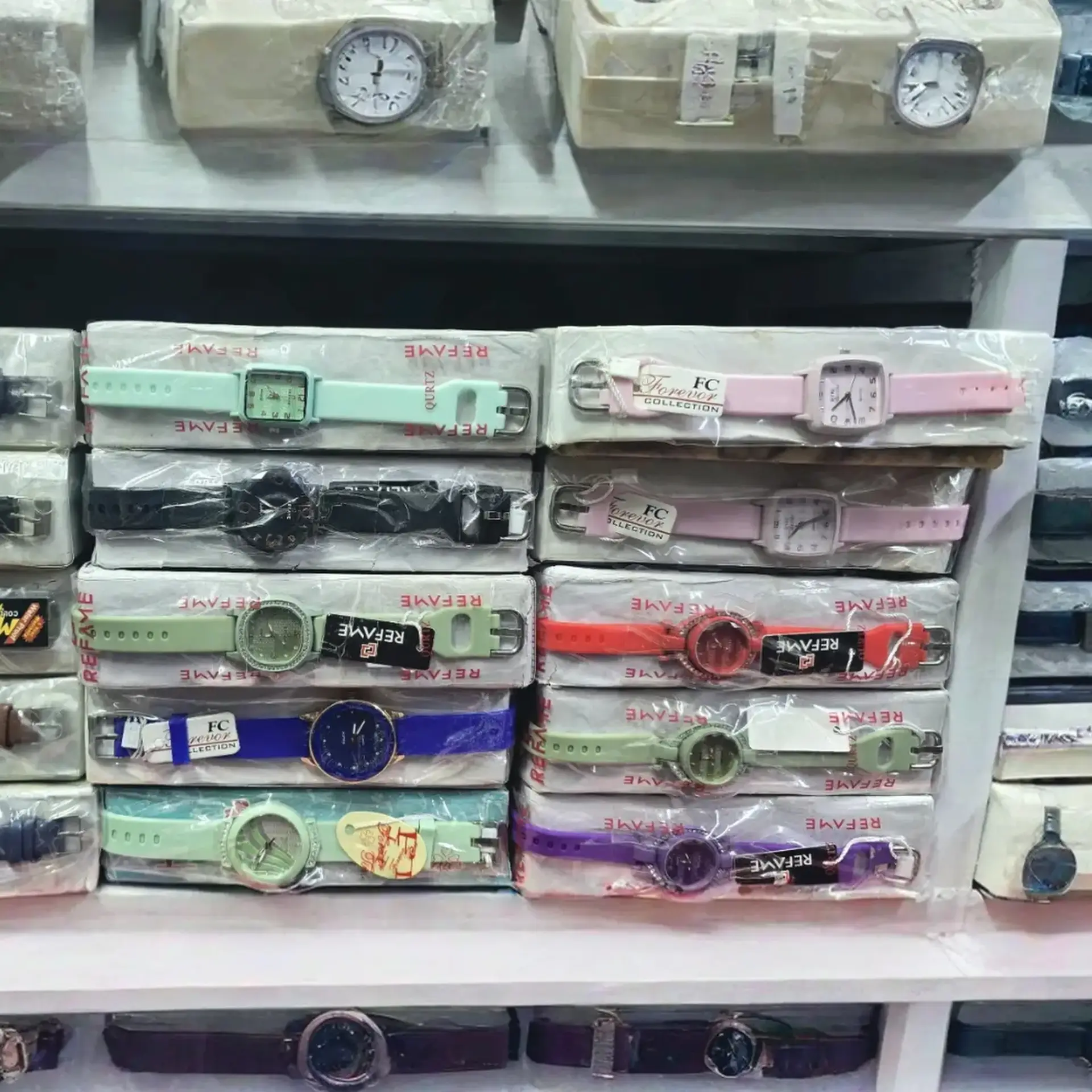 Luxury Women's Silicon & Leather Strap Watch Collection - Image 2